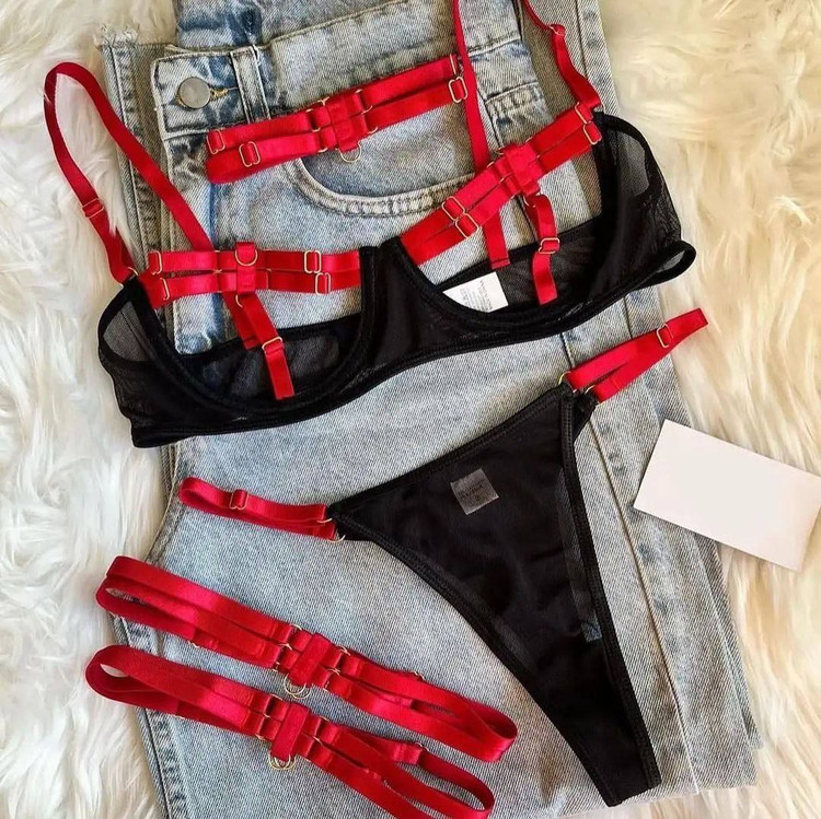 ست لباس زیر فانتزی زنانه