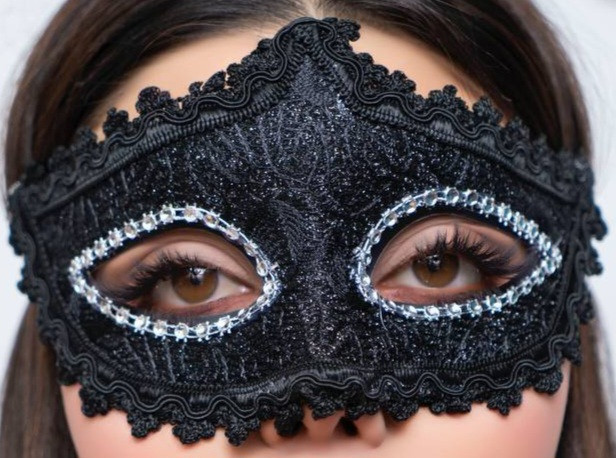 نقاب بالماسکه