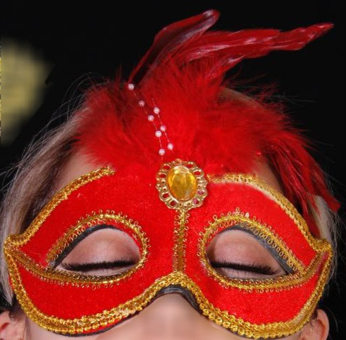 نقاب بالماسکه